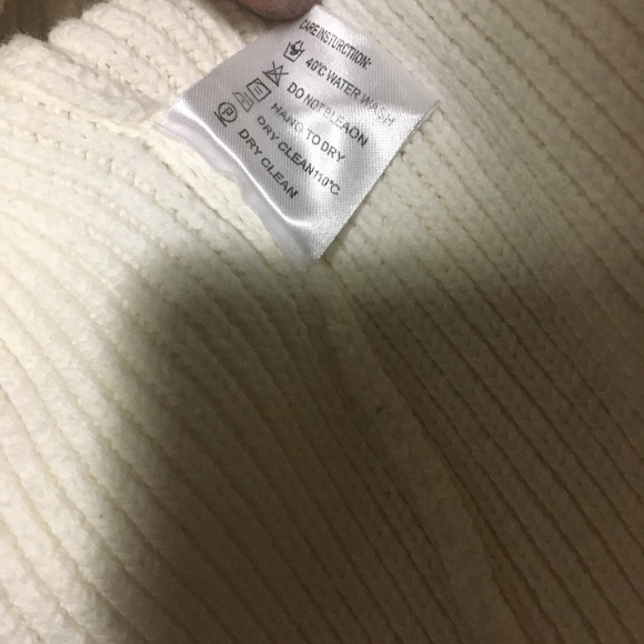 Ayomis thick fur trim sweater size L - Picture 3 of 4